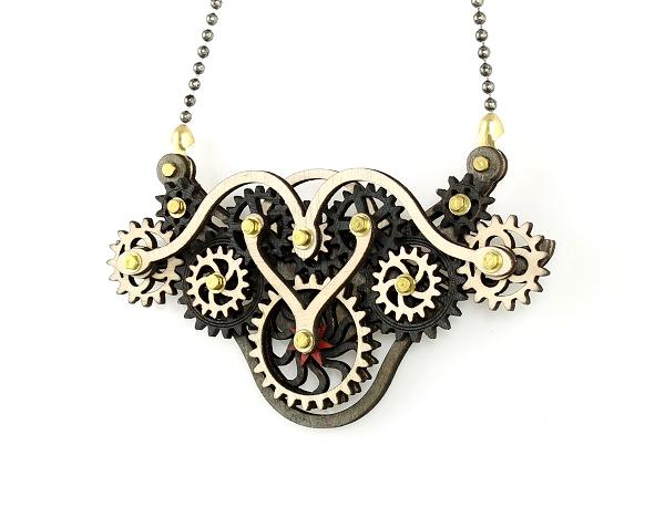 Kinetic Winged Gear Necklace 6004C
